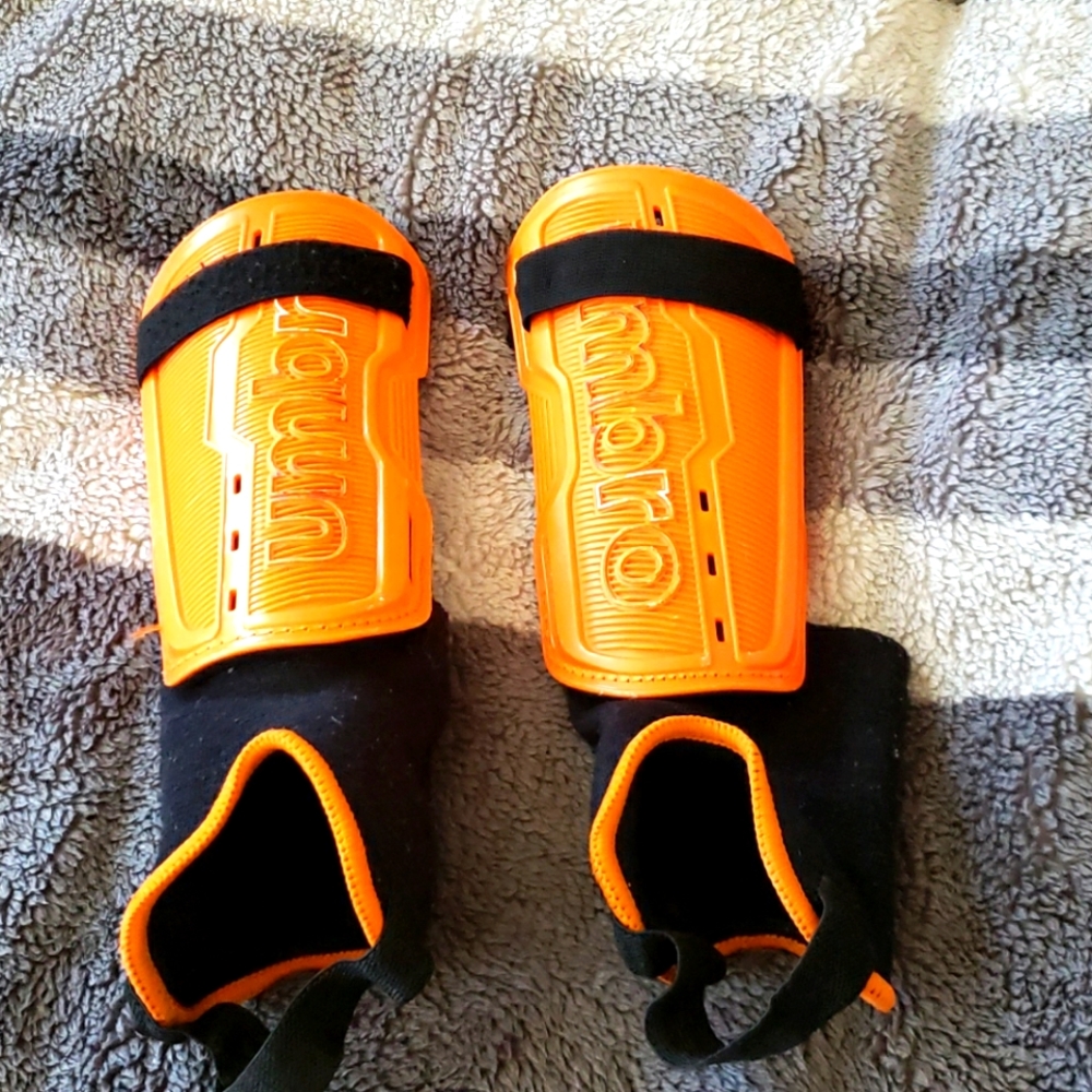 Umbro kids ⚽️ shins